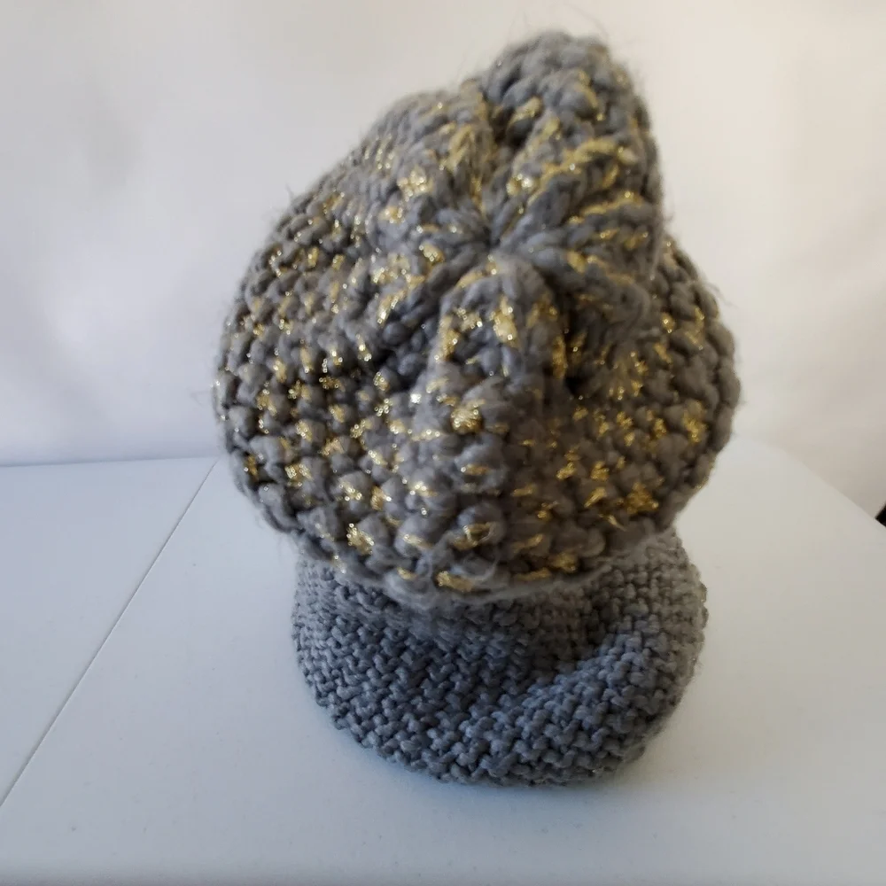 Verloop Knit Hat and Neck Scarf Set Gray and Metallic Slouchy Skull Cap Cowl